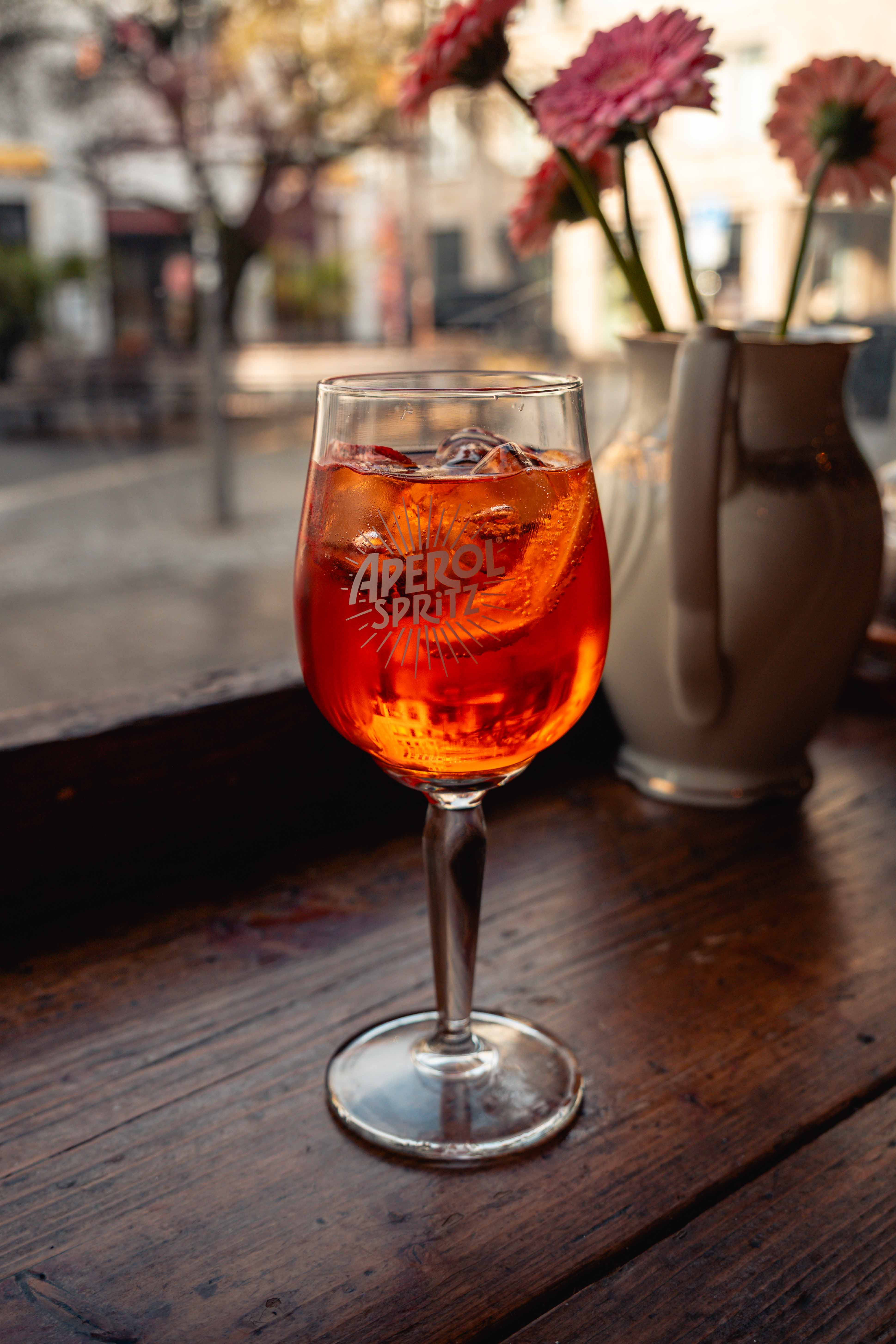Aperol Spritz im Kachelhaus